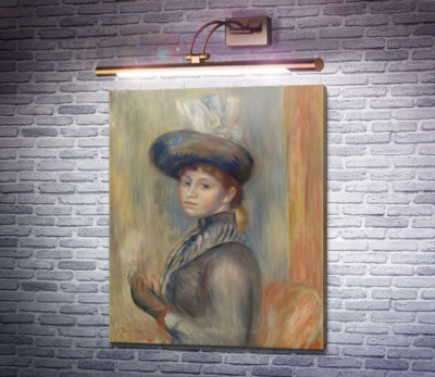 Женщина в серо-голубом