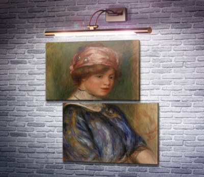 Женщина в синей блузе