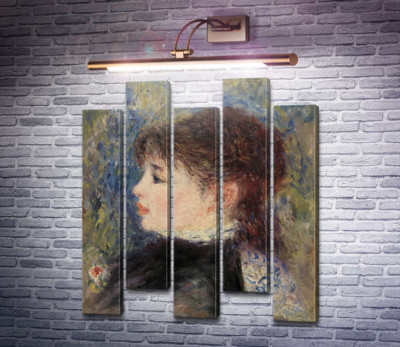 Молодая женщина с розой