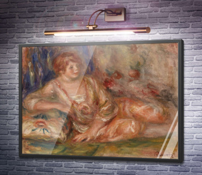 Лежащая Андре в розовом