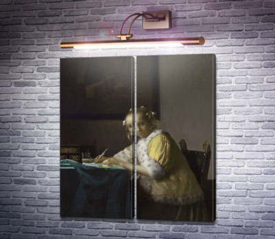 Женщина, пишущая письмо