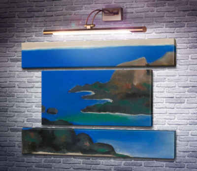 Синє море та скелі